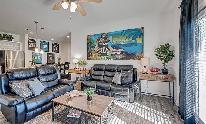 Jacksonville Apartment | ⭐HOME OF THE JAGUARS⭐private patio, w/POOL Near Downtown, NAS & Shopping