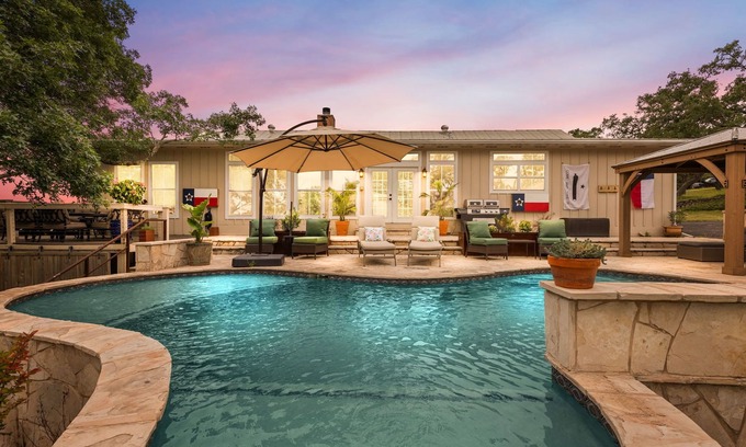 New Braunfels House | Home on 6 Acres with Pool+Hot Tub Atop Hill Country