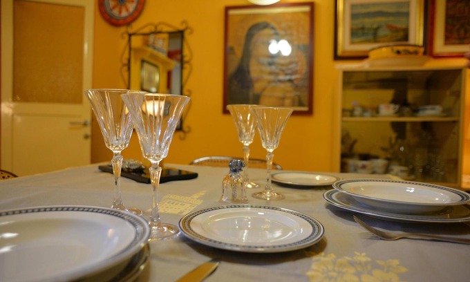 Sant' Ambrogio Apartment | Home Sweet Home away from home 753 Sq. Feet in the oldest districts of Florence