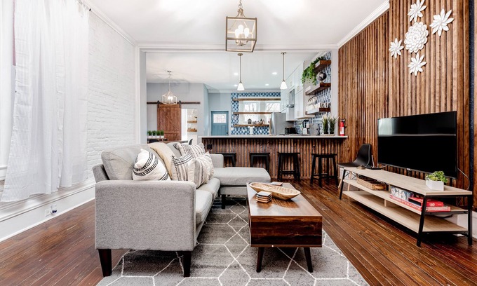 Benton Park West House | Home w/King Beds - Large Garage sleeps 10 by StayStLouis