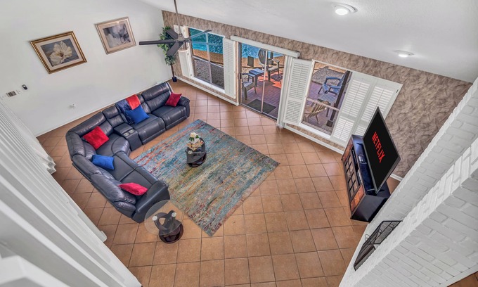 Mission Bend House | Home with pool, games and relaxation, in the middle of it all!