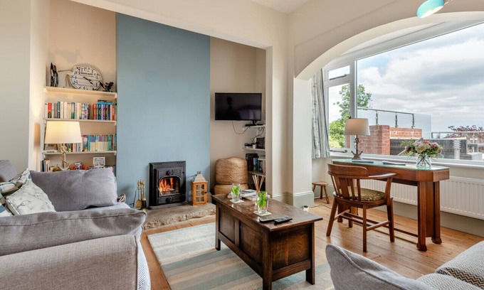 Studland House | Homelands - Five Bedroom House, Sleeps 9