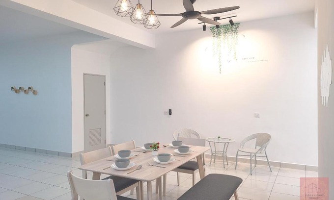 Seremban House | Homely, Self Check-In, Wi-Fi, Guarded Community