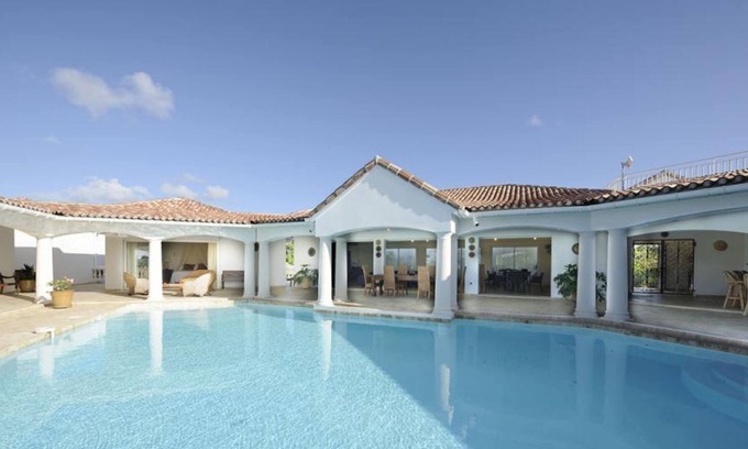 Plum Bay Villa | Homerez - 200 m away from the beach! Big villa for 11 ppl. with swimming-pool