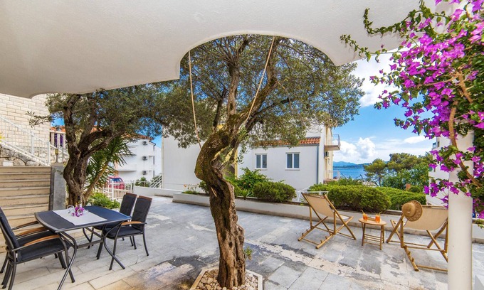 Blato Apartment | Homerez - 50 m away from the beach! Studio for 4 ppl. with sea view at Živogošće