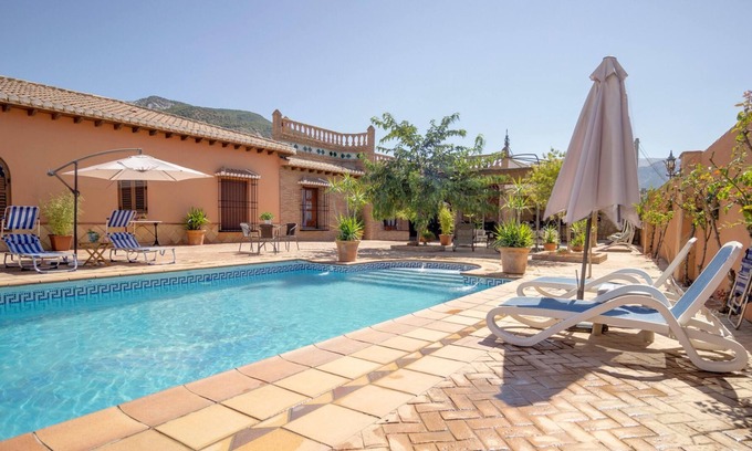 Padul Villa | Homerez - Amazing villa for 5 ppl. with swimming-pool and terrace at Padul