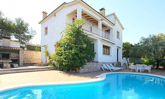 Canyelles Apartment | Homerez - Appartement 6 km away from the beach for 8 ppl. with swimming-pool