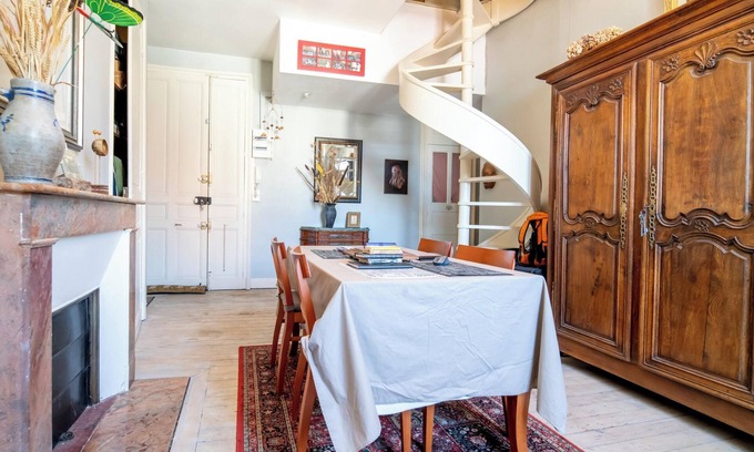 Saumur Apartment | Homerez - Apt. central Saumur, city view