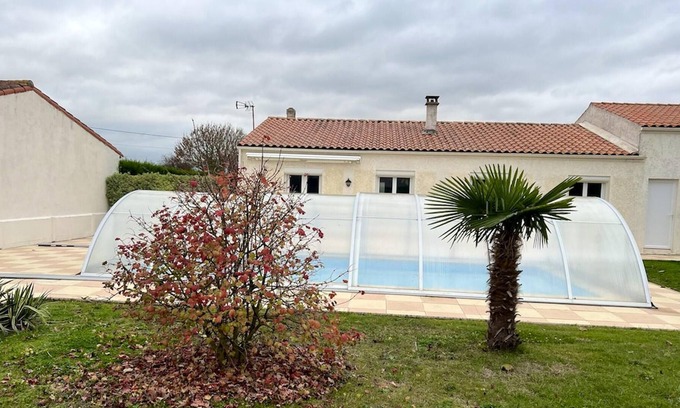 Saint Froult Villa | Homerez - Beautiful villa 1 km away from the beach for 6 ppl. with swimming-pool