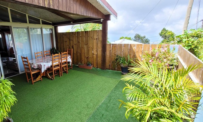 Le Tampon House | Homerez - Big house for 12 ppl. with sea view, garden and terrace at Pont d'Yves