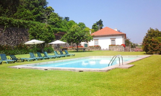 Santo Tirso Villa | Homerez - Big villa for 12 ppl. with swimming-pool and terrace at Santo Tirso