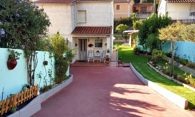 Eiras House | Homerez - Charming house in O Rosal with garden and spa