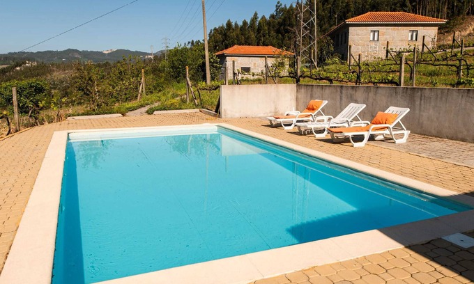 Castelo de Paiva Villa | Homerez - Cosy villa in Aveiro with shared pool and views