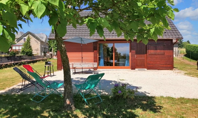 Darazac Ski Chalet | Homerez - Cozy chalet in Darazac with garden of 60 m²