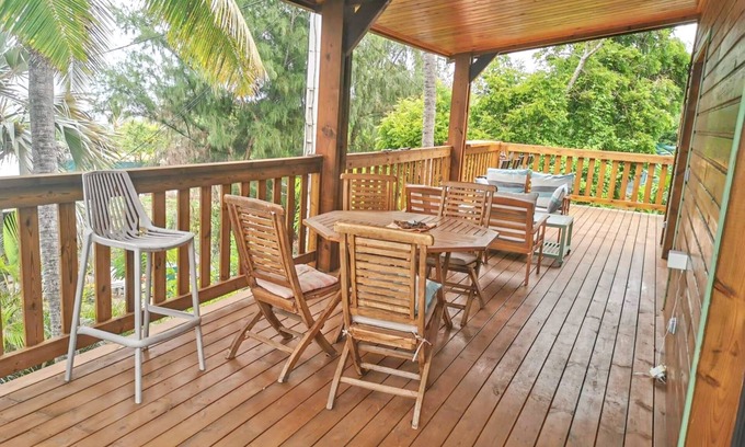 Piton Saint-Leu Ski Chalet | Homerez - Family Chalet in Saint-Leu with Sea and Mountain Views