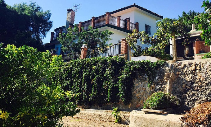 Tortosa House | Homerez - House for 16 ppl. with swimming-pool, garden and terrace at Tortosa