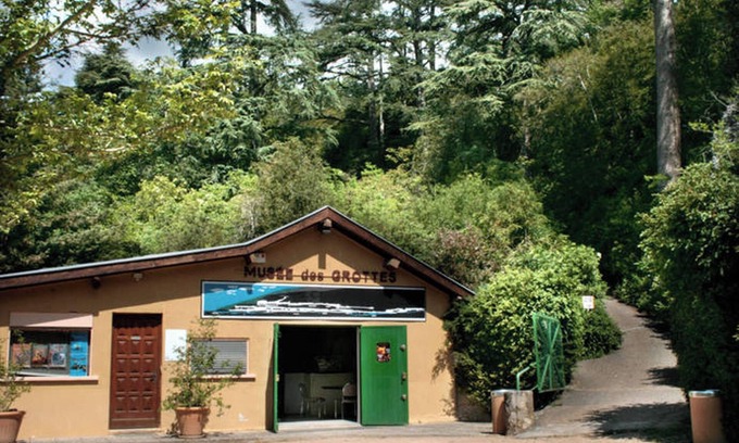 Charnay-les-Macon House | Homerez - House - Charnay-lès-Mâcon