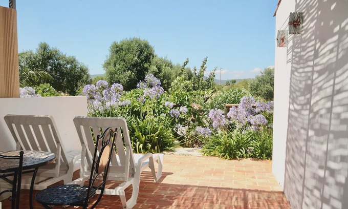 Faro Apartment | Homerez last minute deal - Amazing studio with shared pool