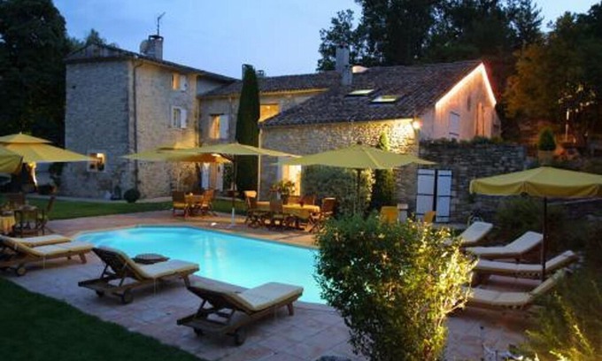 Forcalquier Apartment | Homerez last minute deal - Amazing studio with shared pool