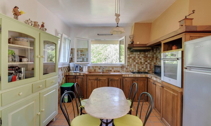 Oppede Villa | Homerez - Luxury Villa in Oppède with Jacuzzi and Pool