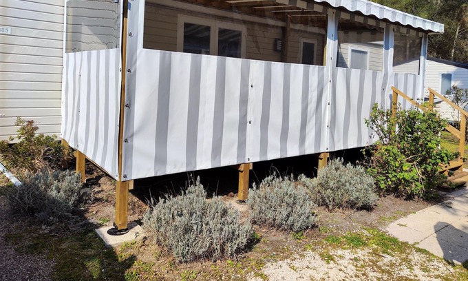 Saint-Julien-en-Born House | Homerez - Nice bungalow 4 km away from the beach for 8 ppl. with shared pool