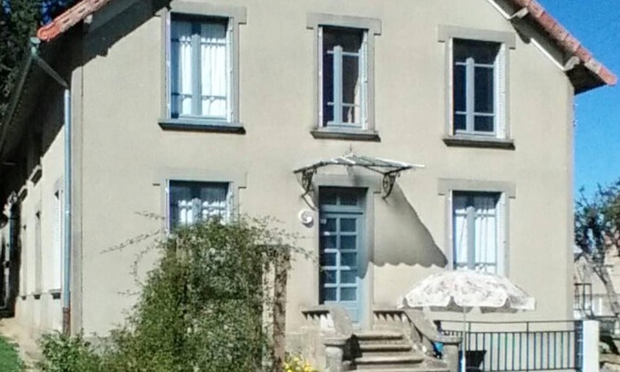 Crocq Apartment | Homerez - Nice appartement for 5 ppl. with garden at Crocq