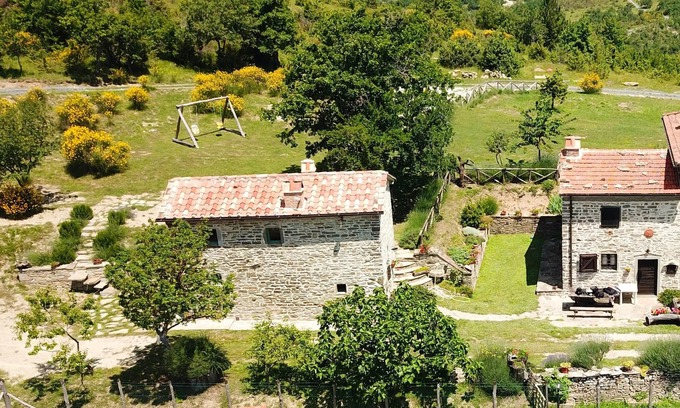 Pieve Santo Stefano House | Homerez - Nice house for 3 ppl. with shared pool at Brancialino