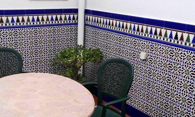 Este-Alcosa-Torreblanca Apartment | Homerez - Spacious appartement for 6 ppl. with jacuzzi at Sevilla