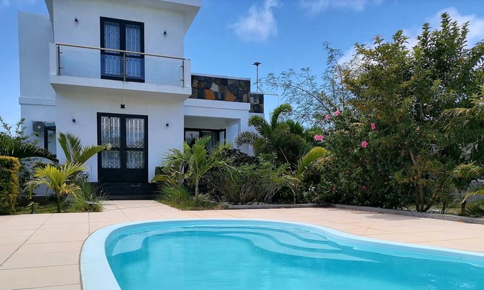 Calodyne Villa | Homerez - Spacious villa 500 m away from the beach for 6 ppl. with swimming-pool