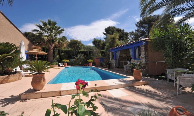 Carqueiranne Villa | Homerez - Villa in Carqueiranne with Private Pool