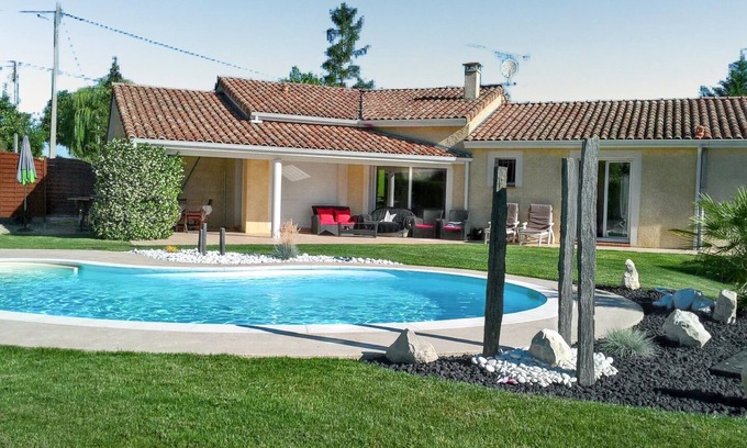 Paulhac Villa | Homerez - Villa with Pool in Paulhac