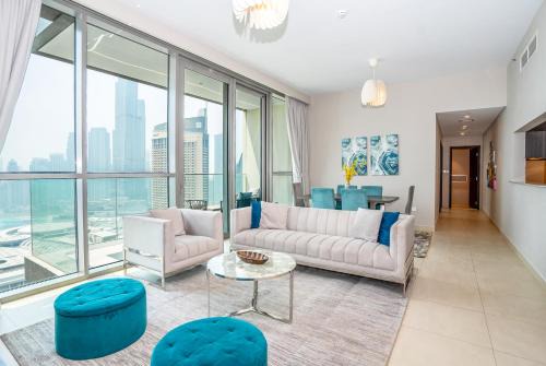 Za'abeel 2 Apartment | HomesGetaway - Sophisticated 3BR with Maids Room in Downtown