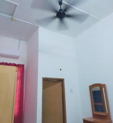 Peringat House | Homestay Padang Kala