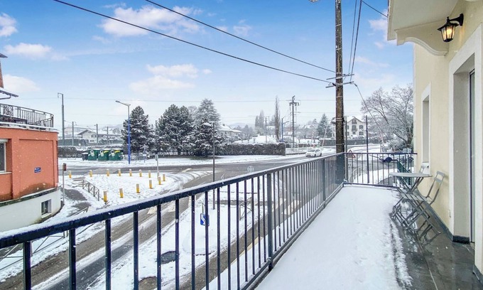 La Roche-sur-Foron Apartment | Homey Friendly - Near train station/Private patio