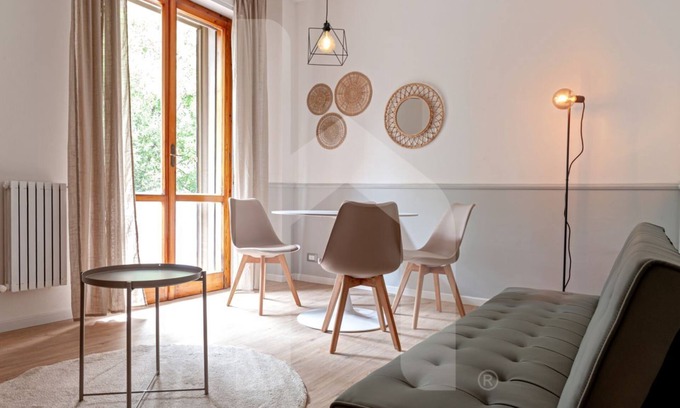 Pisa Apartment | Homiday- Cozy House- A/C Free Parking