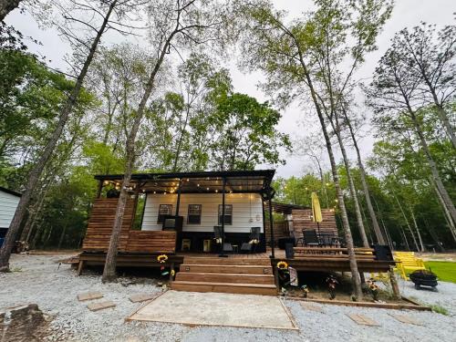Kountze Cabin | Honey Hive