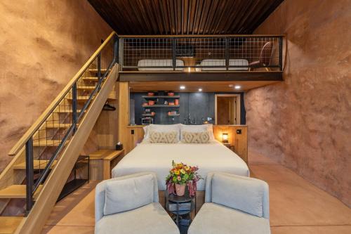 Delta Bed & Breakfast | Honey Rock Landing