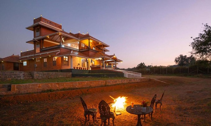 Thoppur Villa | Honeychilk Palace with Free Breakfast & Mountain View by StayVista