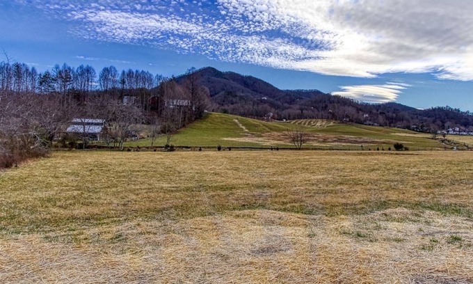 Wears Valley Cottage | Honeymoon home | Hot tub | Spectacular view | Fplc