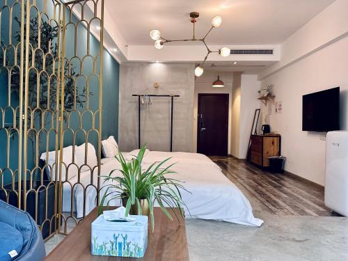 Jeifangbei Central Business District Apartment | Hongyadong Jiefangbei