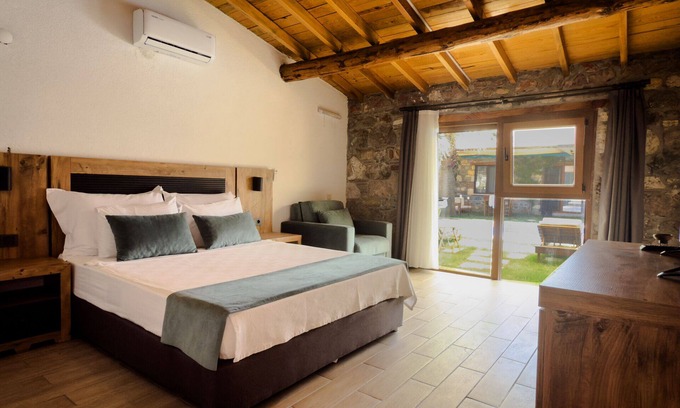 Ayvalik House | Hop Küçükköy