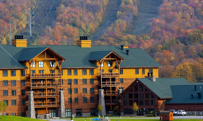 Blodgett Mills Hotel | Hope Lake Lodge & Indoor Waterpark