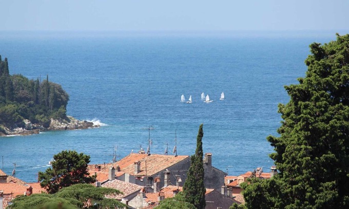 Rovinj Apartment | HORIZONT One-Bedroom Apartment with Sea View