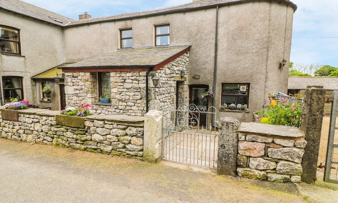 Newland Near Ulverston Cottage | HORRACE FARM COTTAGE, pet friendly, with open fire in Pennington