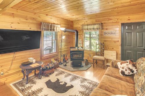 Jamestown House | Horses Welcome! Jamestown Home with Fenced Pasture