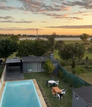 Chascomus House | Hospedaje DON HORACIO!Hermosa Casa con Quincho parrila y Pileta frente a la Laguna!
