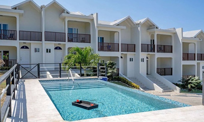 Montego Bay Apartment | Hospitality Expert HCB All: Pool, Beach & Chef