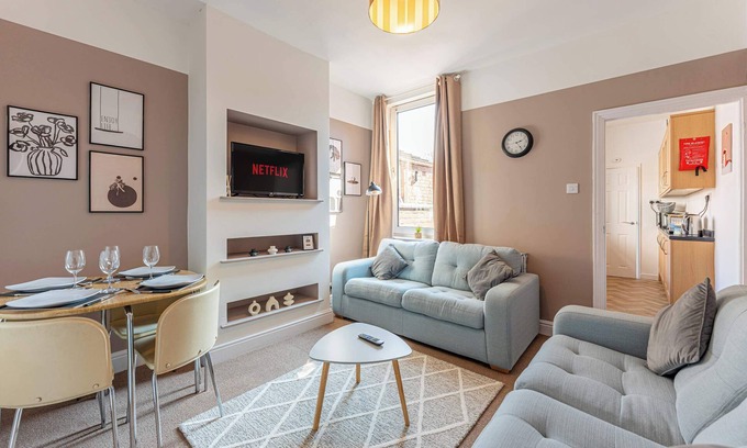 Coventry House | Host & Stay | Farman Road