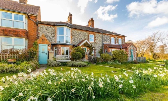 West Runton Cottage | Host & Stay | St Joseph's Cottage