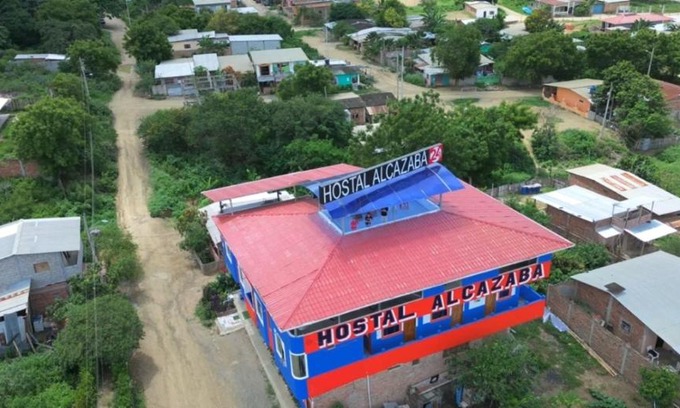 Puerto Lopez House | Hostal Alcazaba